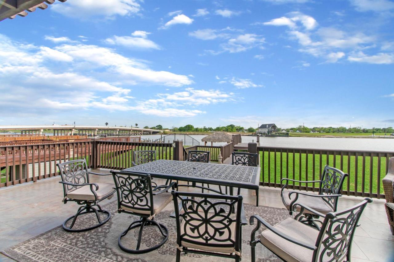 Luxury Waterfront Home Family And Pet Friendly Near Surfside Beach 11 Mins Фрипорт Экстерьер фото