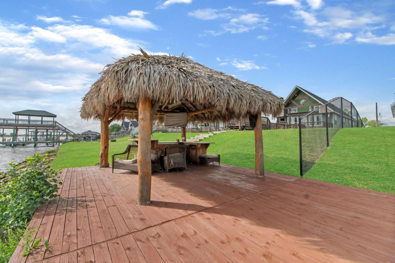 Luxury Waterfront Home Family And Pet Friendly Near Surfside Beach 11 Mins Фрипорт Экстерьер фото