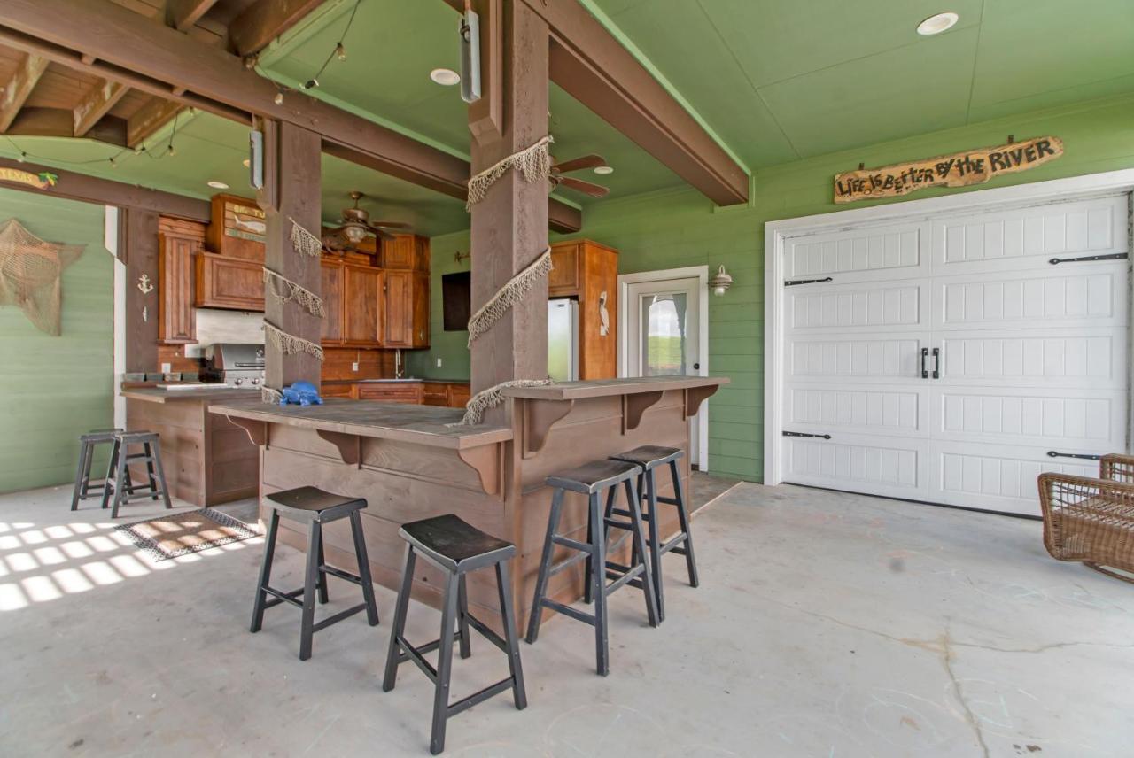 Luxury Waterfront Home Family And Pet Friendly Near Surfside Beach 11 Mins Фрипорт Экстерьер фото