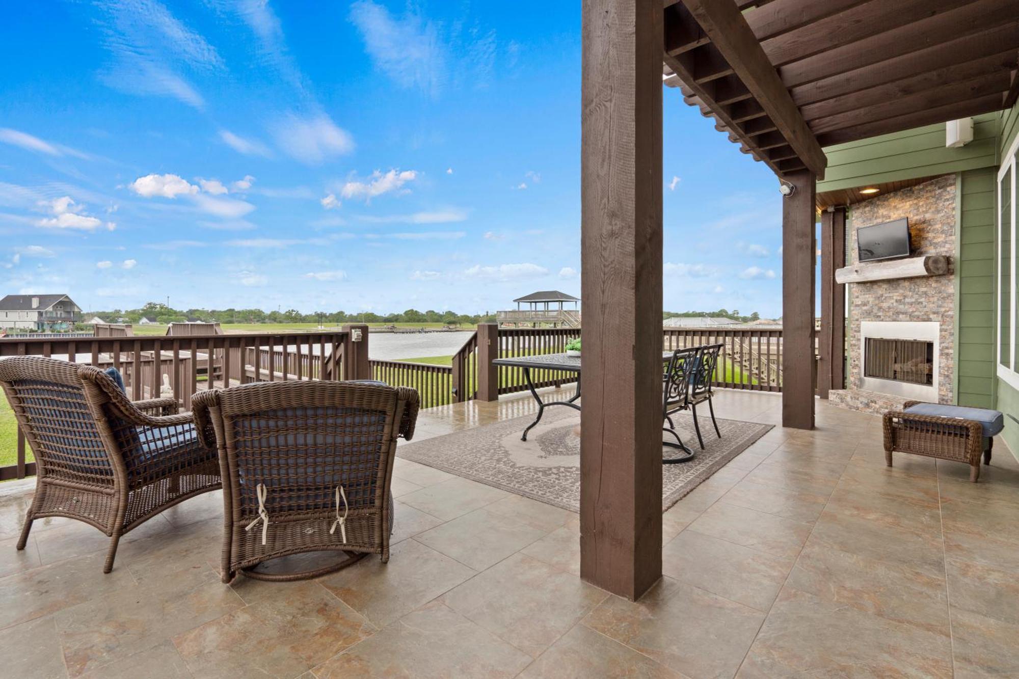 Luxury Waterfront Home Family And Pet Friendly Near Surfside Beach 11 Mins Фрипорт Экстерьер фото