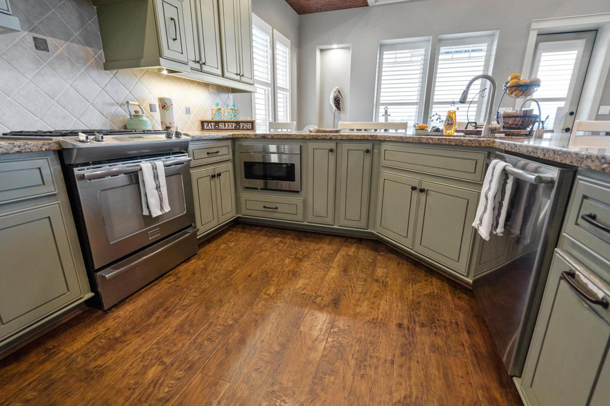 Luxury Waterfront Home Family And Pet Friendly Near Surfside Beach 11 Mins Фрипорт Экстерьер фото