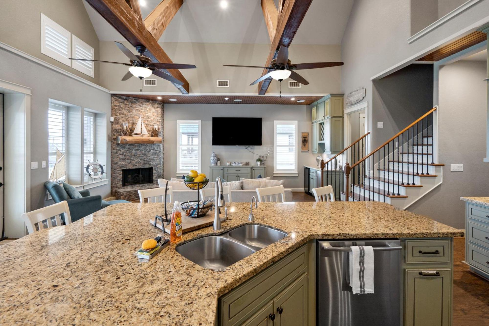 Luxury Waterfront Home Family And Pet Friendly Near Surfside Beach 11 Mins Фрипорт Экстерьер фото