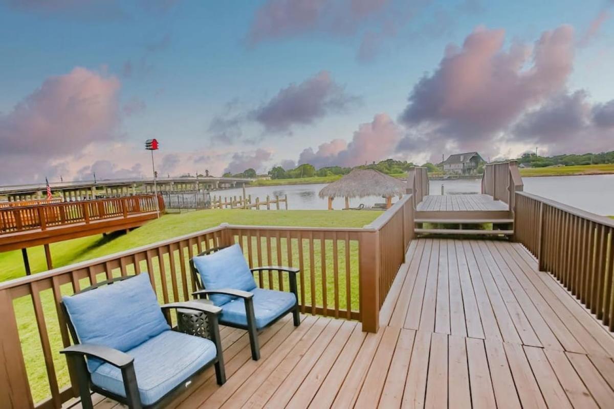 Luxury Waterfront Home Family And Pet Friendly Near Surfside Beach 11 Mins Фрипорт Экстерьер фото